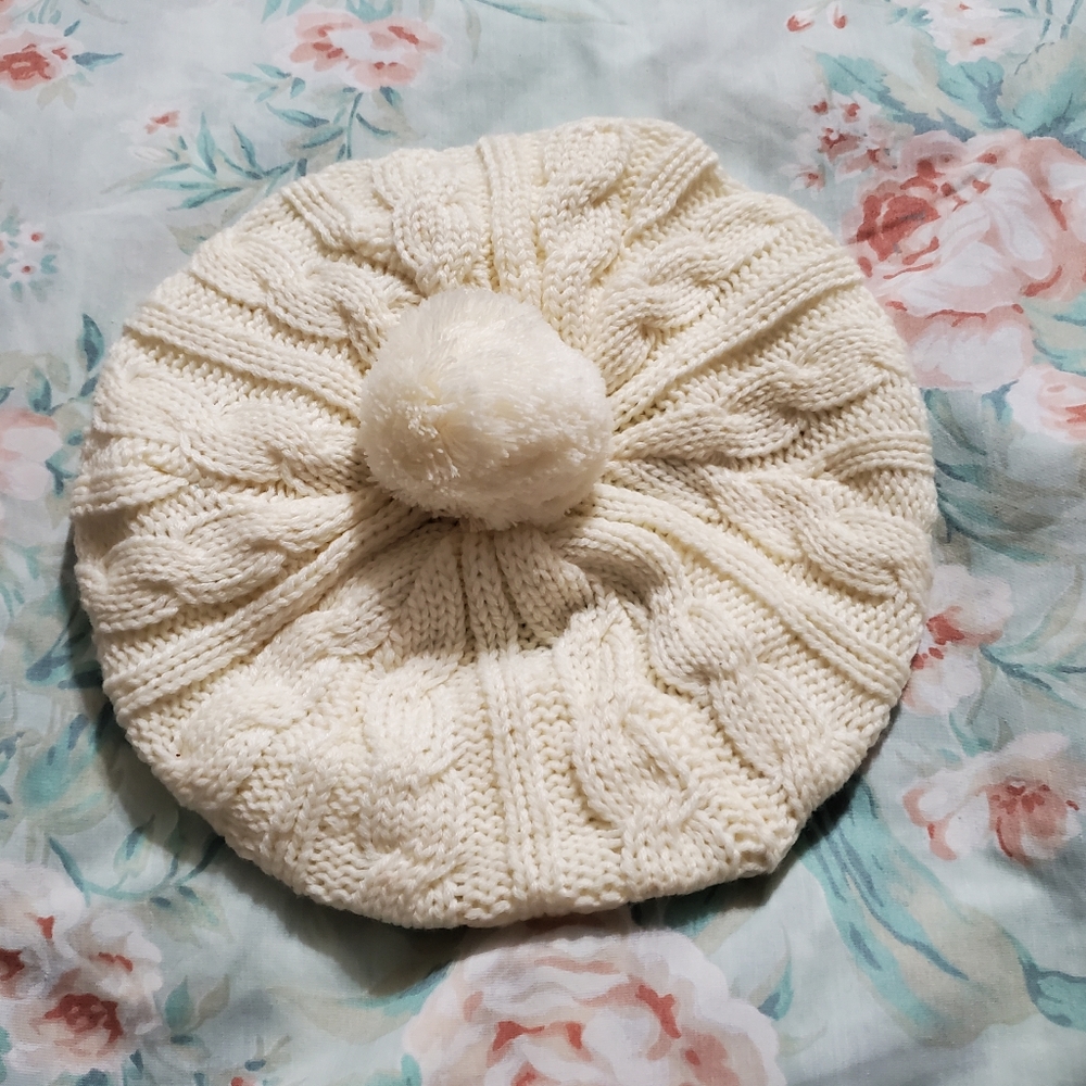 Like New Aldo Brand 100% Acryluc Beret